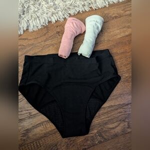 Hanes Women's Panties New Pink & White & 1 Absorbent Panty Size S 3 Pairs New